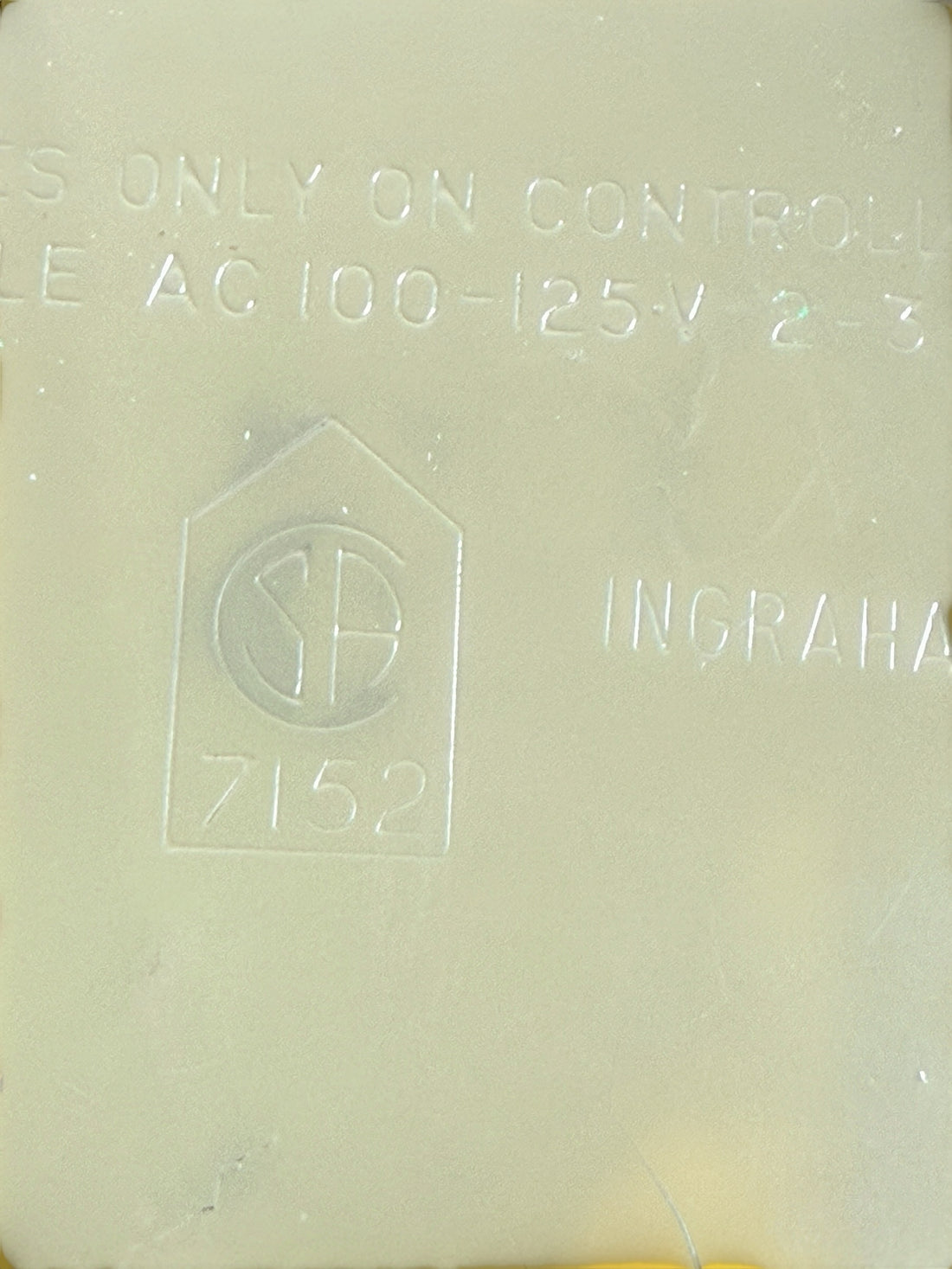 Éco-Dépôt Montréal vintage Ingraham electric wall clock back casing with CSA certification mark and model number 7152