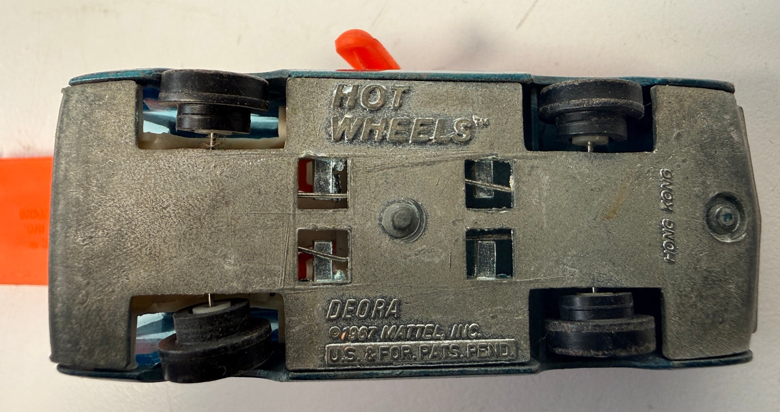 Vintage Mattel Hot Wheels Sky Show Deora with orange launcher – view 5