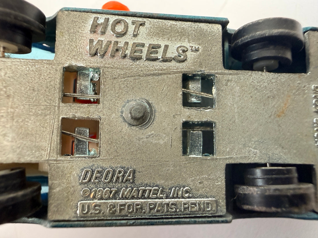 Vintage Mattel Hot Wheels Sky Show Deora with orange launcher – view 8