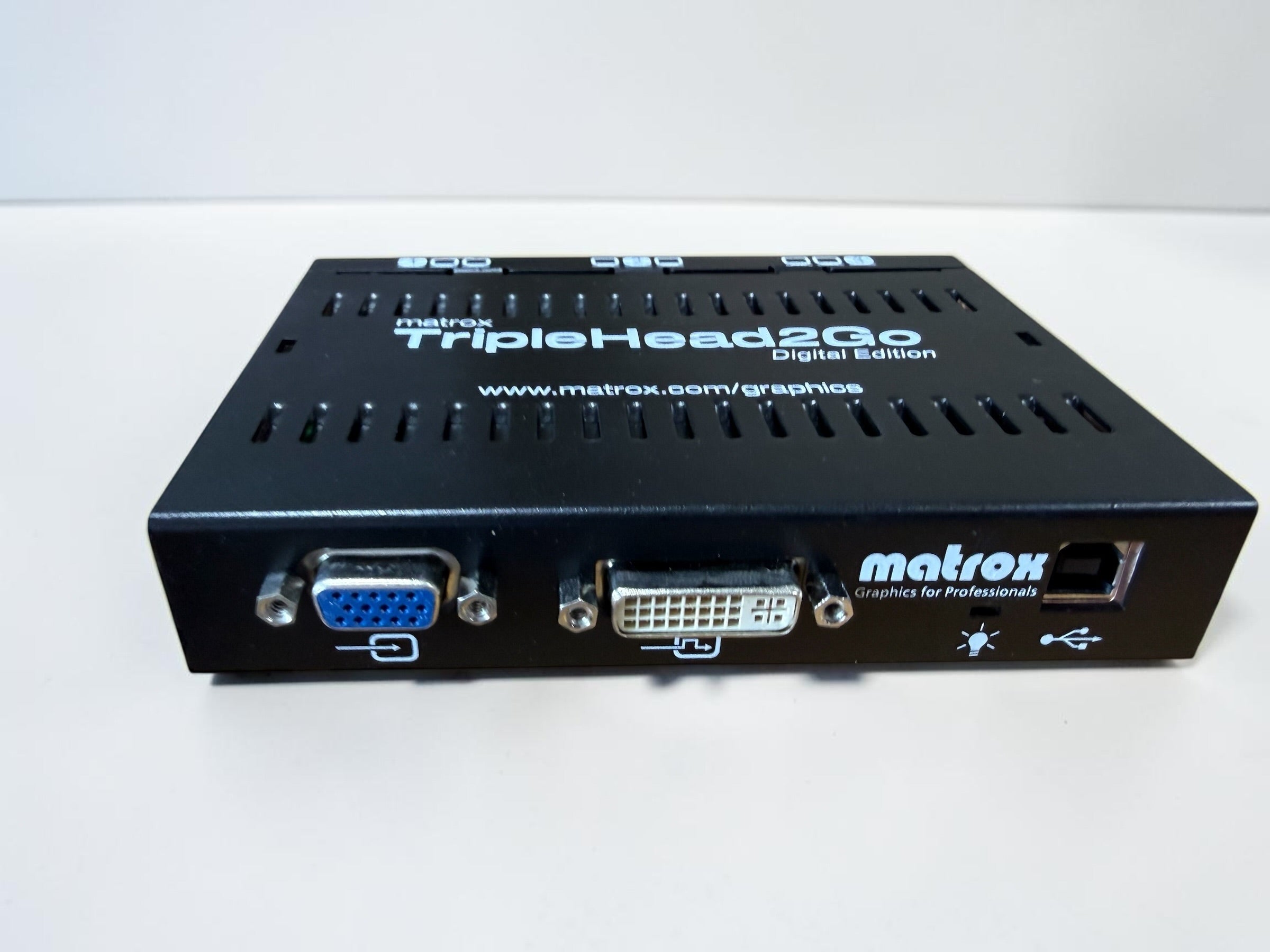Matrox T2G-D3D-IF TripleHead2Go Digital Edition DVI VGA Multi Display Adapter