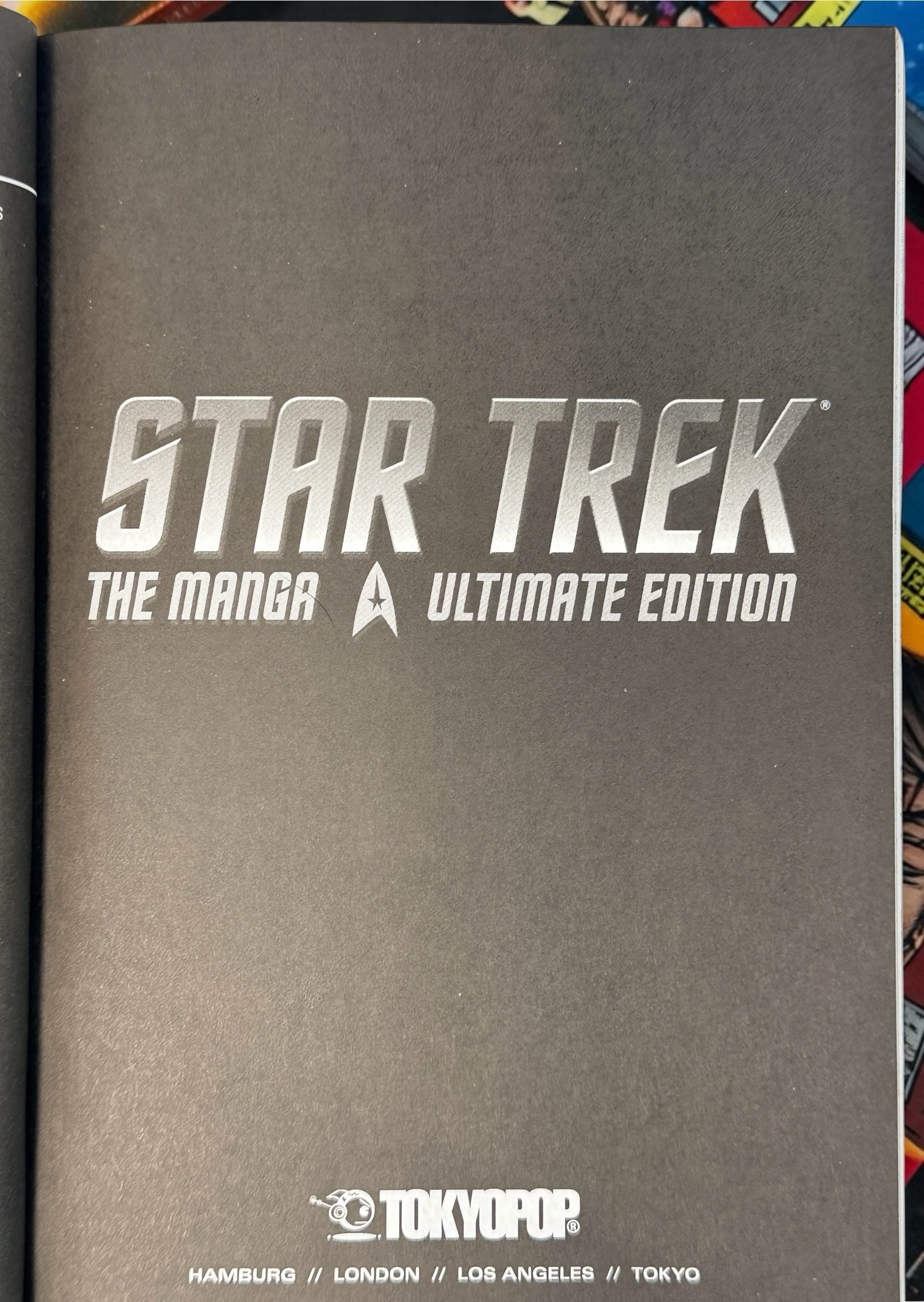 Star Trek: The Manga – Édition Ultime, Roman Graphique.