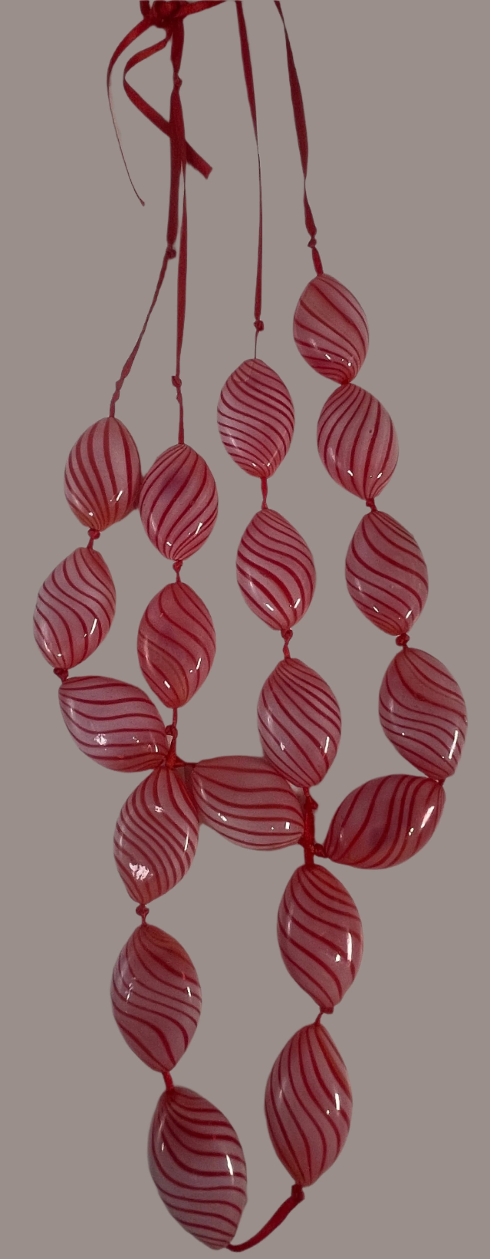 Murano-Style Vintage Swirl Glass Bead Necklace – Bold Red & White