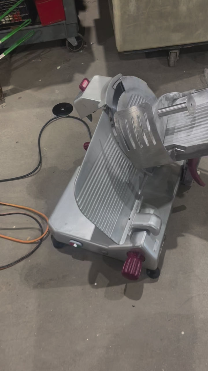 TRANCHEUSE À VIANDE ÉCONOMIQUE À ALIMENTATION PAR GRAVITÉ MANUELLE BERKEL 829A 14″