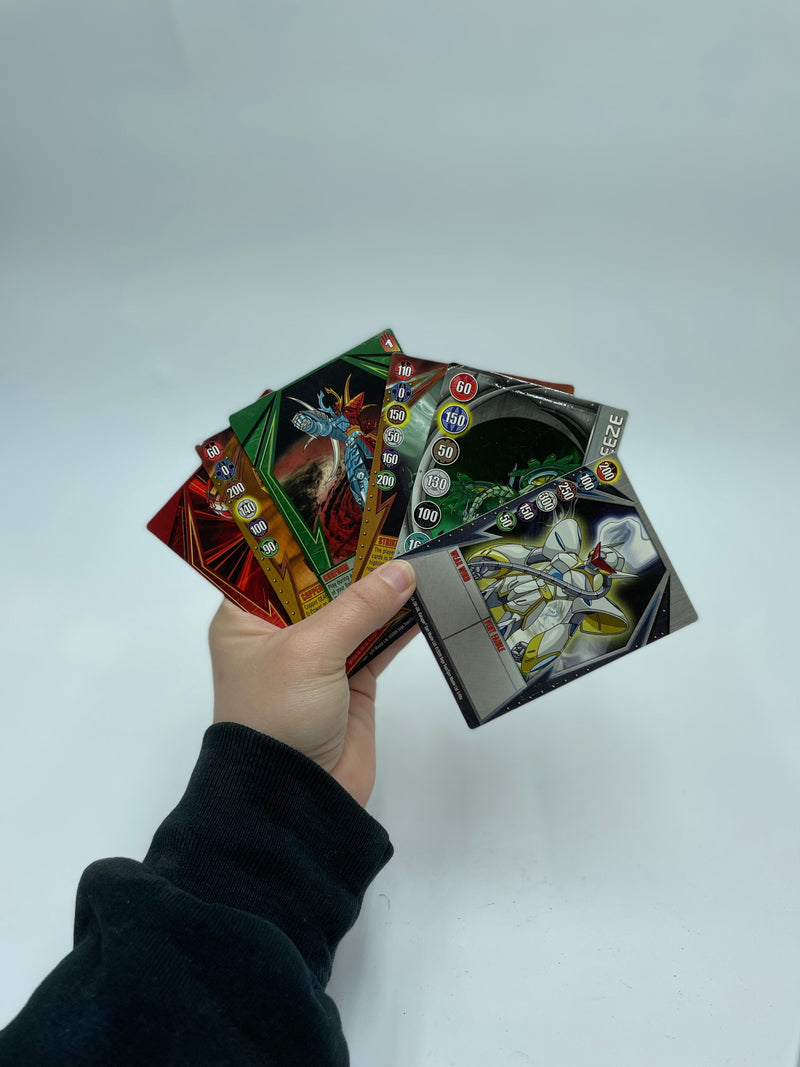 Lot de 53 cartes de combat Bakugan