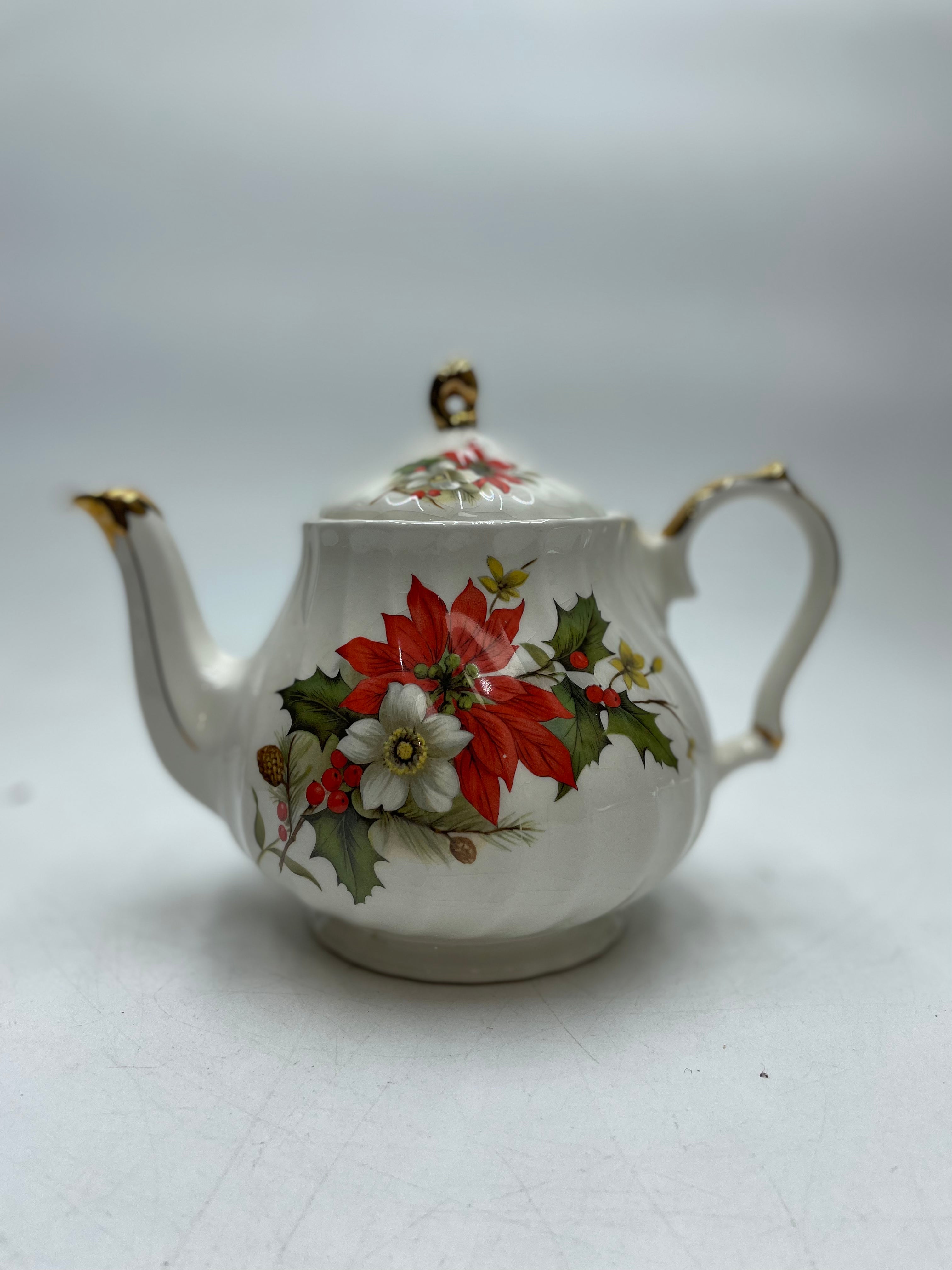 Sadler Poinsettia Christmas Teapot